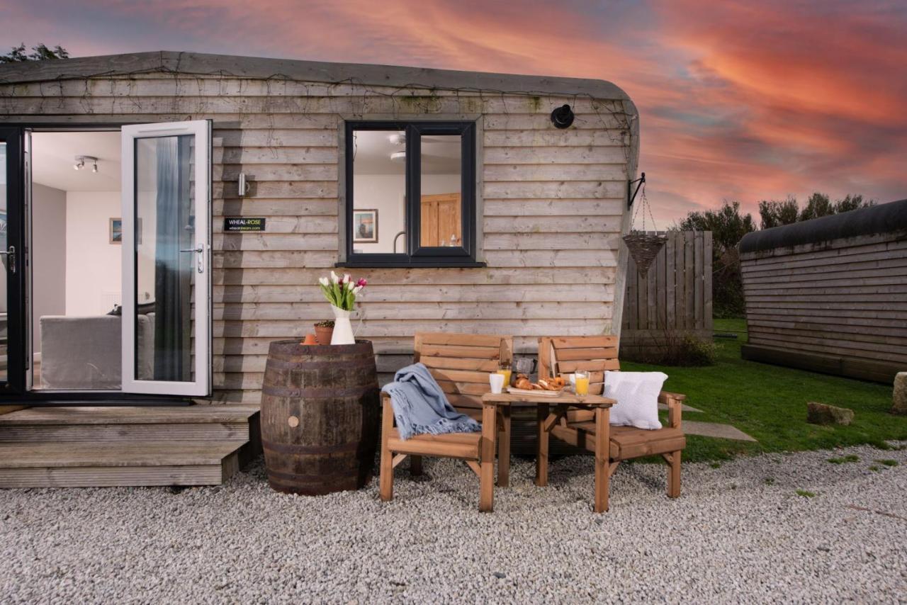 Wheal Rose -Beautifully Fitted Lodge Helston Cornwall Exterior photo